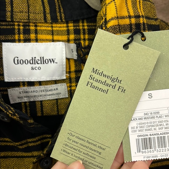 Men's Black and Mustard Plaid Flannel Shirt - Picture 8 of 8